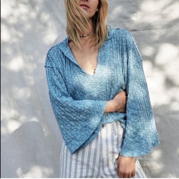 Free People Sweater Baja Babe Hooded Hacci Bell Sleeve Cerulean Blue - Picture 1 of 13